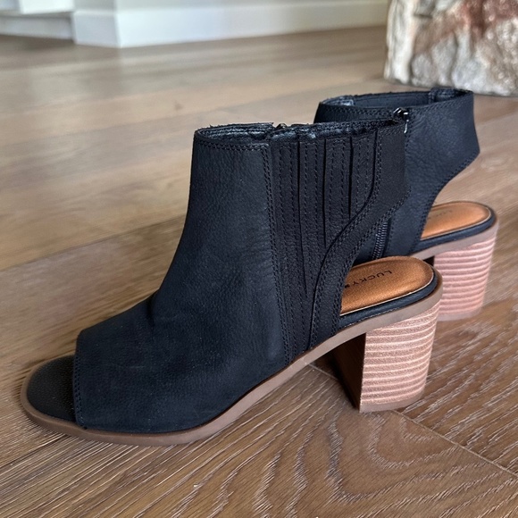 LUCKY BRAND Tovinna Block Heel Sandal In Black - Picture 8 of 12